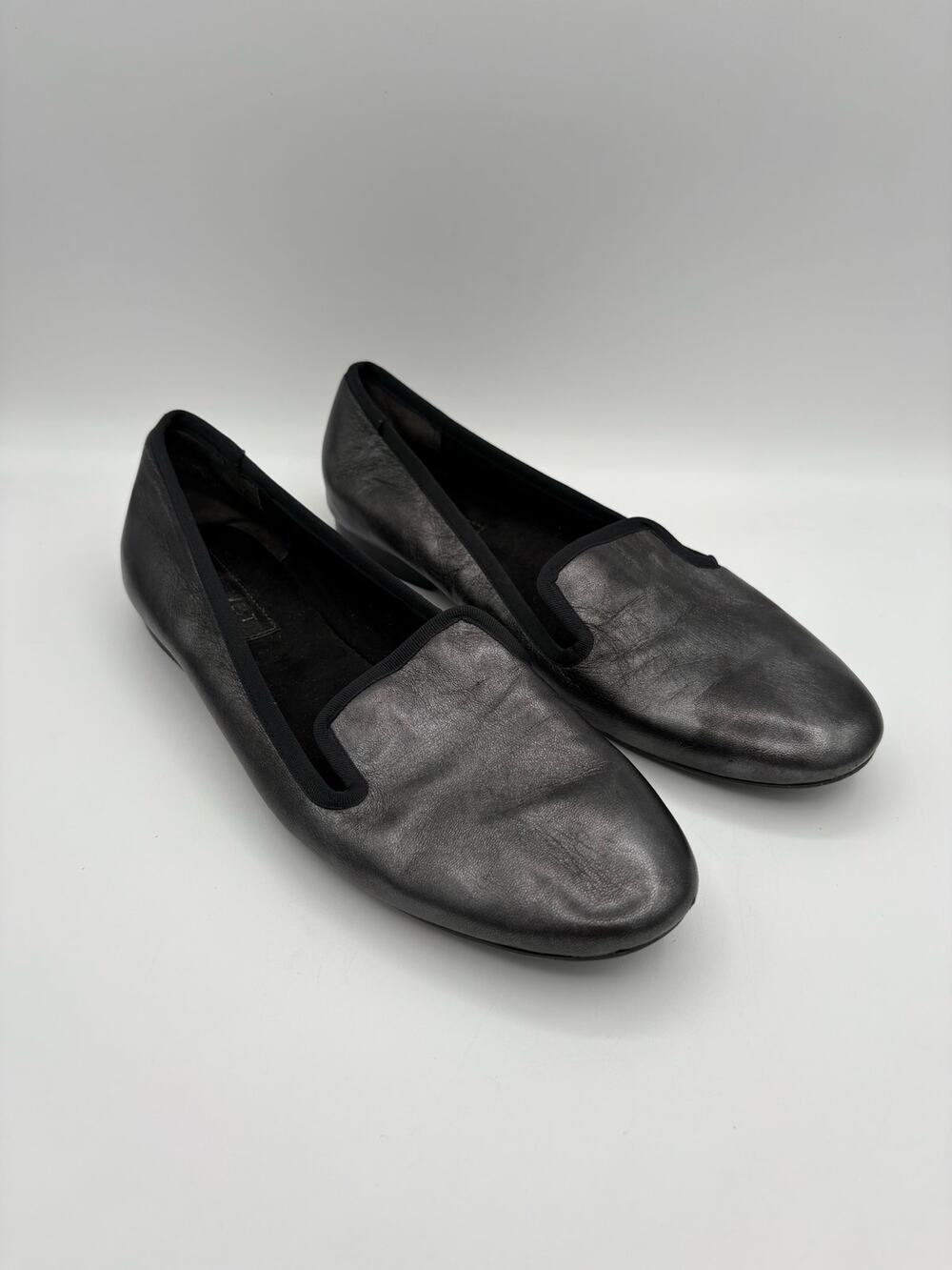 Nine West Black Metallic Silver Leather Slip On Flats Size 8.5